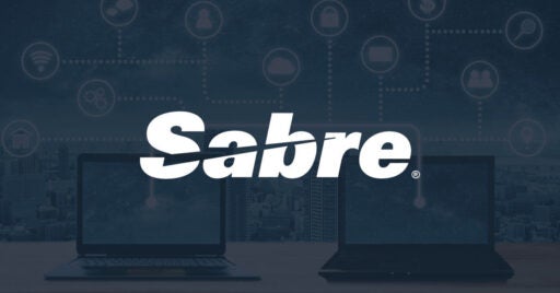 Image de deux ordinateurs personnels avec superposition du logo Sabre.