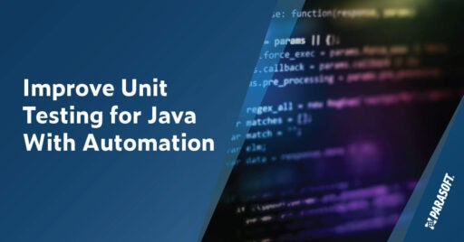 Título del libro electrónico en blanco sobre fondo azul oscuro: Mejore las pruebas unitarias para Java con automatización; la imagen de la derecha es un código en la pantalla de una computadora que comienza a enfocarse y se vuelve borroso hacia la derecha.