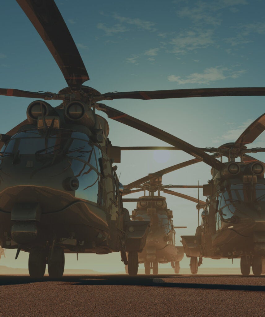 Imagen que muestra tres helicópteros militares con software probado con análisis estático.